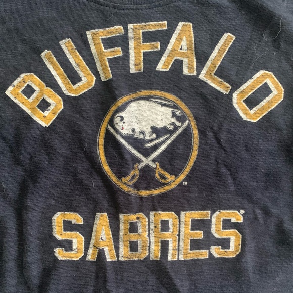 ‘47 brand Buffalo Sabres Hockey “baseball” tee shirt women sized medium - Picture 2 of 4